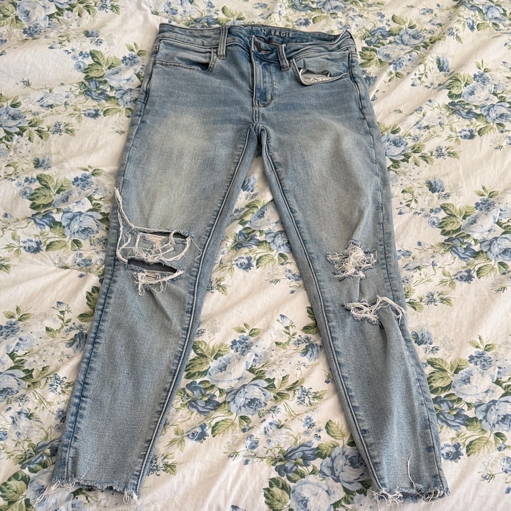 American Eagle Outfitters Light Blue Distressed Skinny Jeans